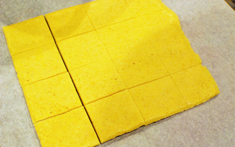 アツアツ揚げたてを召し上がれ! 「レモン風味のペーパードーナツ」