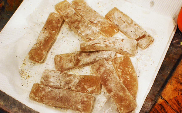 獻給不能堅決和吃飯告別女孩的減肥食譜“健康的魔芋回鍋肉風味小炒”