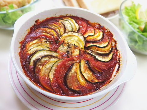 【食譜】可以吃的藏寶箱！ 「料理鼠王雷米蔬菜雜燴」的做法