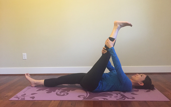 下半身太り解消！　リンパを刺激するヨガポーズ