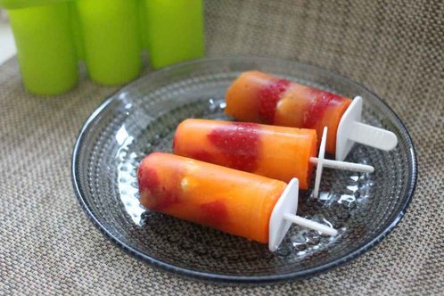 絕對可愛！！教你怎麼做草莓蔬菜汁口味的冰棒！