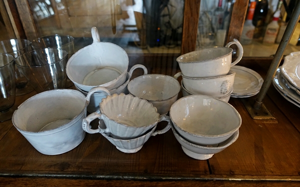 Asutie de Vu~iratto的盛裝容器