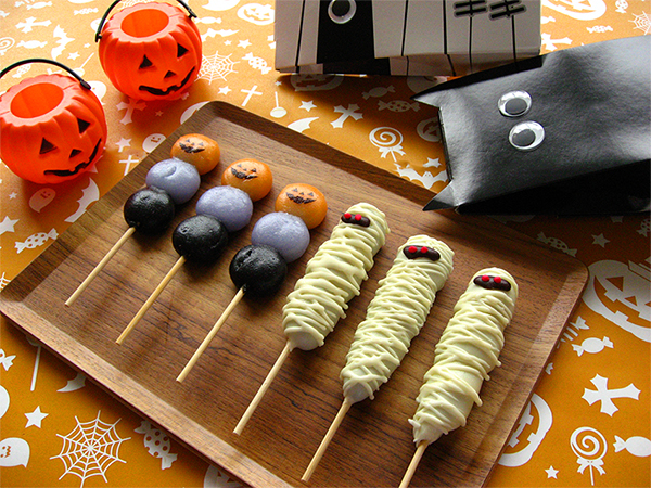 【吃的瞬間感到猶豫】曾經推出各種怪異顏色和菓子的日式丸子老店開始販售「恐怖的木乃伊丸子」了喔喔喔喔！！