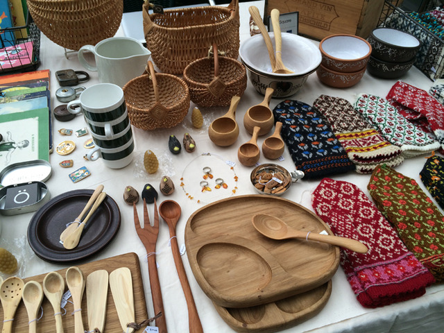 販賣古董雜貨以及珠寶飾品等等的跳蚤市場