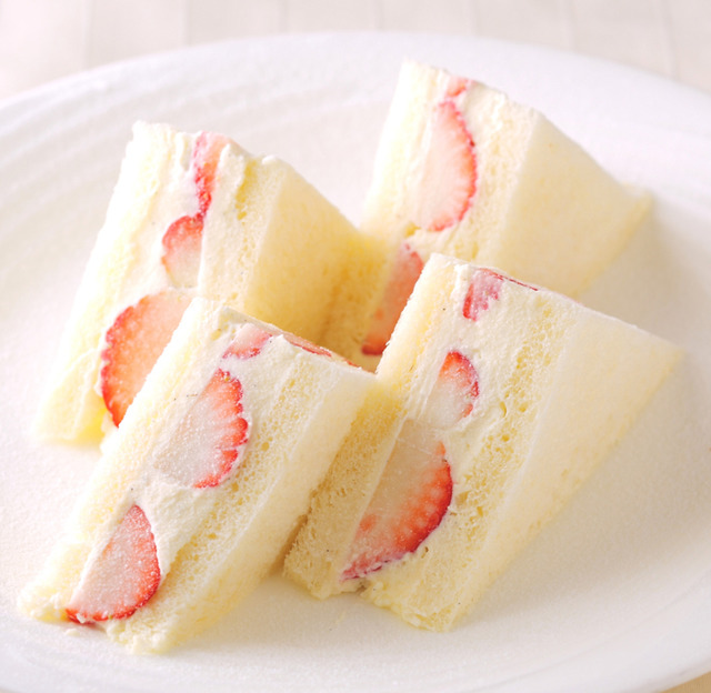 位於Hotel New Otani大阪內的餐廳「SATSUKI LOUNGE」將舉辦「Sweets&Sandwich Buffet ~在飯店採草莓~」