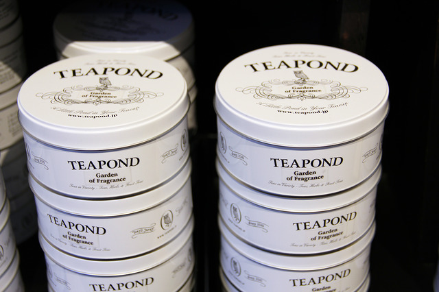 メッセージが書かれた缶をギフト用にチョイスできる