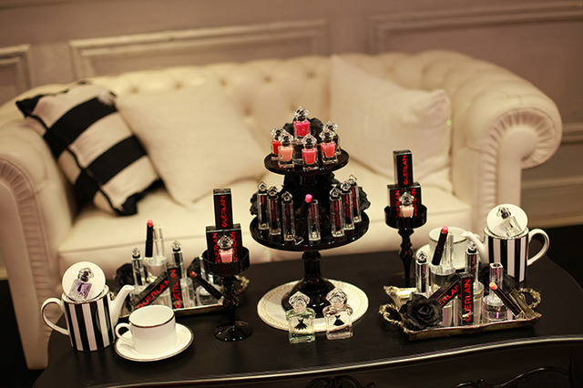 Le Petit Robe Noire Room Party的様子