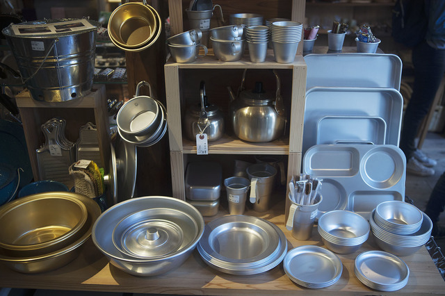 「懐かしい！」という声があがるアルマイトの食器たち