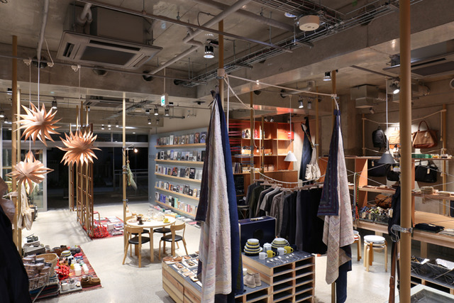 古老美好原創古董物品與全新物品比鄰並排展示的概念店・NOMADIC LIFE MARKET開幕