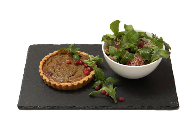 「茄子與薄荷的法式鹹派 附季節性沙拉」(1,200日圓)