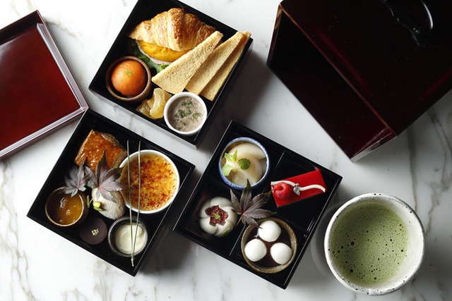 The Palace Lounge的「秋季下午茶」（4,000日圓，附杯裝香檳／5,800日圓）