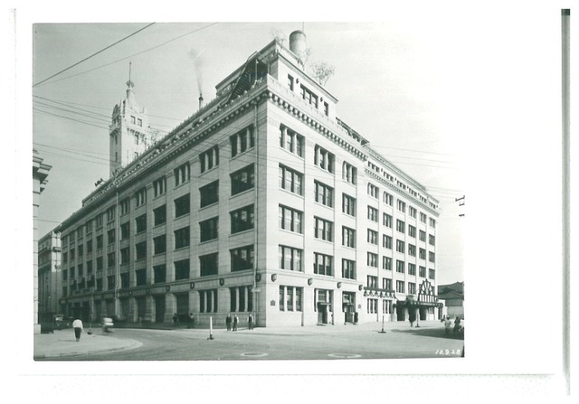 昭和10年(1935年)当時の日本橋三越本店