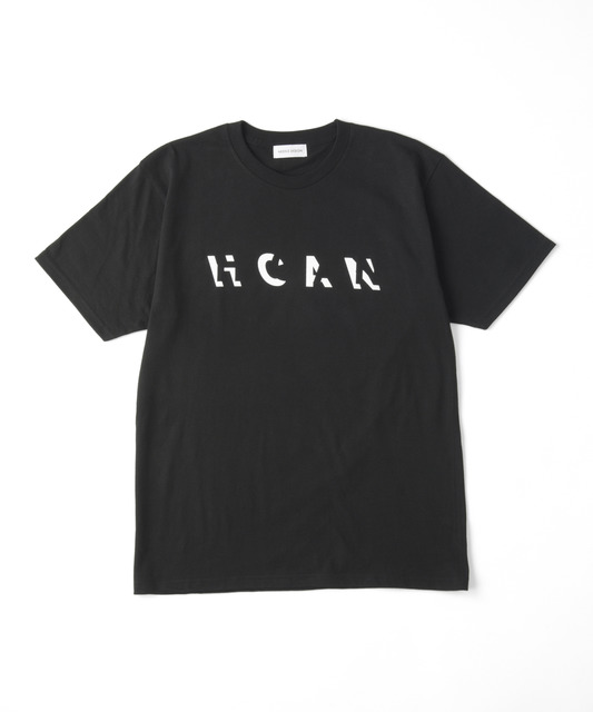 字樣T恤 5,000日圓／NEEDLE DESIGN（ニードルデザイン）