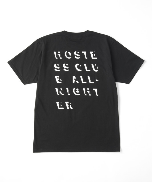 字樣T恤 5,000日圓／NEEDLE DESIGN（ニードルデザイン）