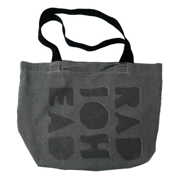 挖空logo托特包／3,500日圓