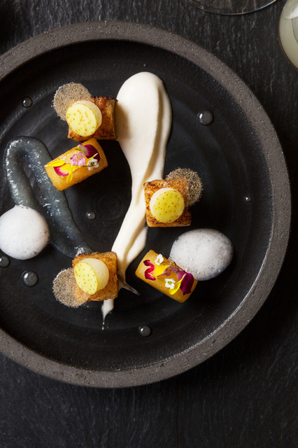 ムニュ・デセール ワイン ペアリング I.「秋の薫り(洋ナシとブリオッシュ : 洋ナシのシャンパンカクテル)」