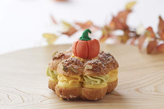 「パンプキン パリブレスト」(6cm/670円、12cm/3,800円)