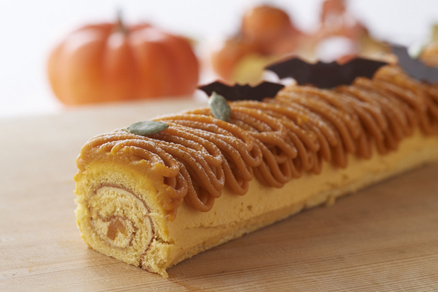 「パンプキンロールケーキ」(2,000円)