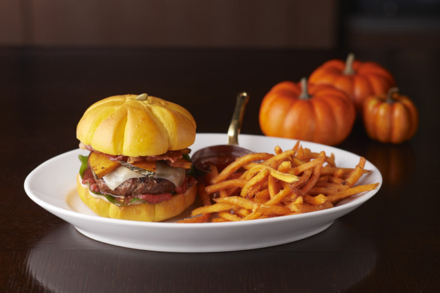 「パンプキンバーガー」(2,200円)