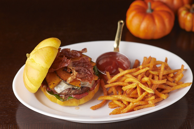 「パンプキンバーガー」(2,200円)