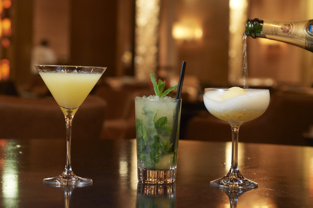 「ペアマティーニ」(2,000円)、「ペアモヒート」(2,000円)、「ペアシャンパンソルベ」(2,200円)