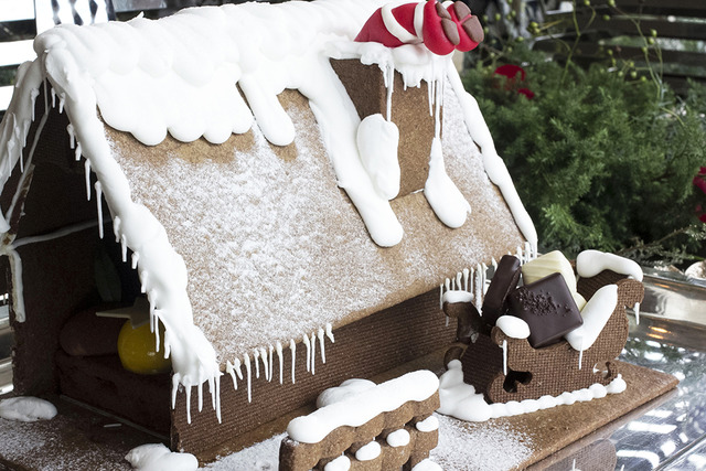 耶誕老人侵入“糖果屋”，還有巨大雪人。Palace Hotel的耶誕蛋糕今年也驚喜滿點！