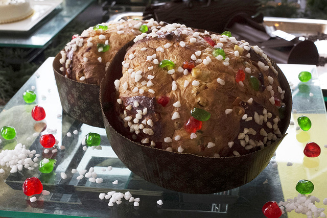 耶誕老人侵入“糖果屋”，還有巨大雪人。Palace Hotel的耶誕蛋糕今年也驚喜滿點！