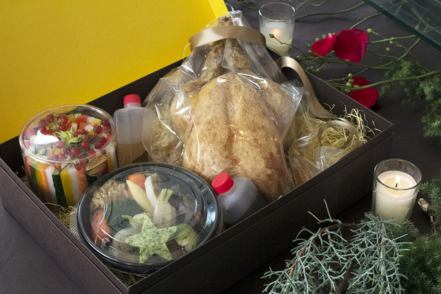 耶誕老人侵入“糖果屋”，還有巨大雪人。Palace Hotel的耶誕蛋糕今年也驚喜滿點！