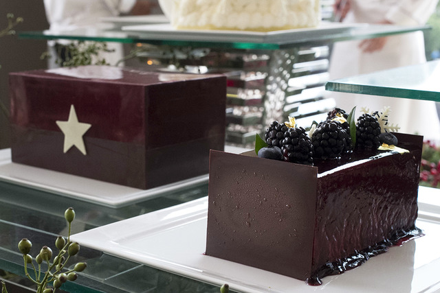 耶誕老人侵入“糖果屋”，還有巨大雪人。Palace Hotel的耶誕蛋糕今年也驚喜滿點！