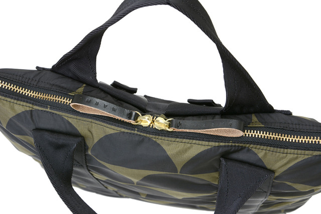 「2WAY TOTE BAG」（3萬5,000日圓）