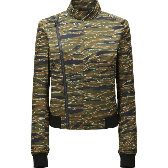 UNIQLO和CARINE ROITFELD聯名合作的2016秋冬典藏「CARINE ROITFELD」發售