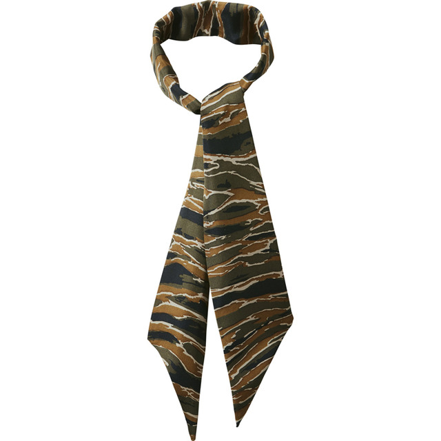 UNIQLO和CARINE ROITFELD聯名合作的2016秋冬典藏「CARINE ROITFELD」發售