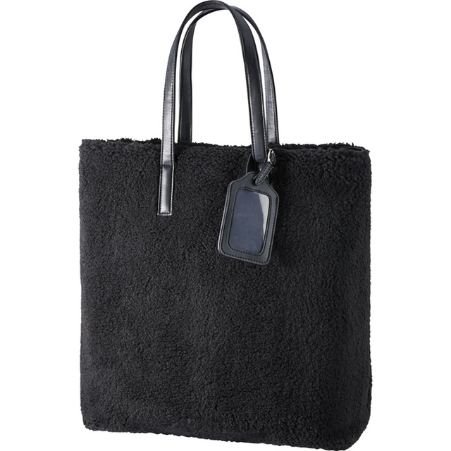 UNIQLO和CARINE ROITFELD聯名合作的2016秋冬典藏「CARINE ROITFELD」發售