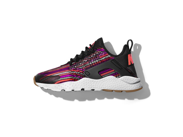 Nike Beautiful X Powerful Air Huarache Run Ultra: Jacquard(1萬5,000日圓)