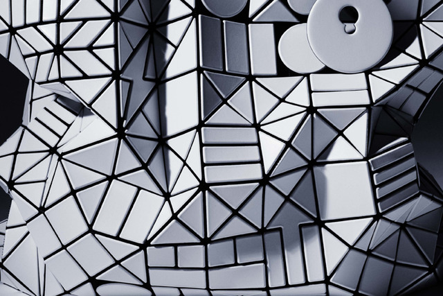 作成至今為止未曾有過的箭頭及閃電等等造型之飾片