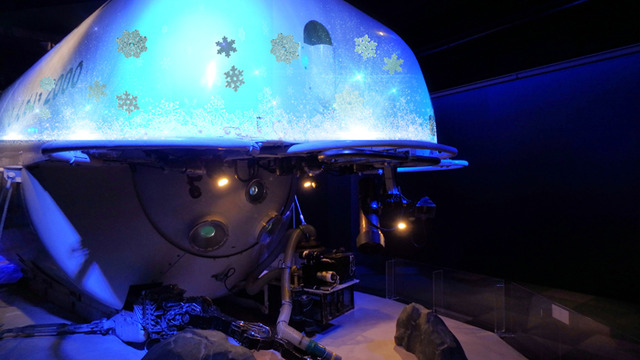 「SHINKAI 2000」,緩緩潛航在降於深海的美麗白雪之中