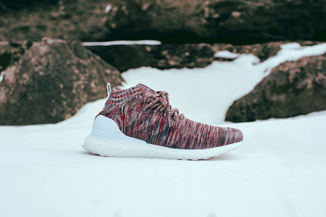 「ULTRABOOST MID KITH」(2万6,000円)
