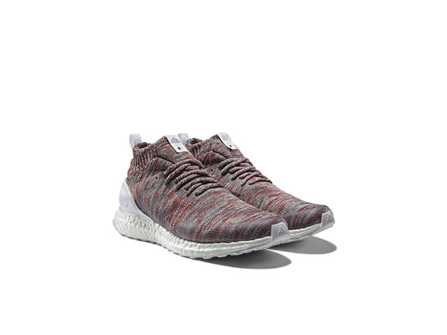 「ULTRABOOST MID KITH」(2万6,000円)