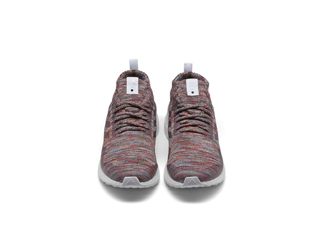 「ULTRABOOST MID KITH」(2万6,000円)