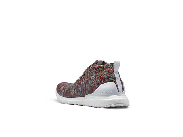 「ULTRABOOST MID KITH」(2万6,000円)