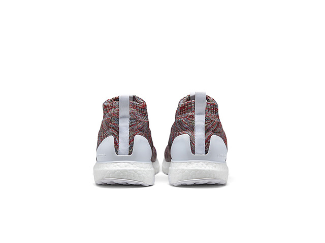 「ULTRABOOST MID KITH」(2万6,000円)