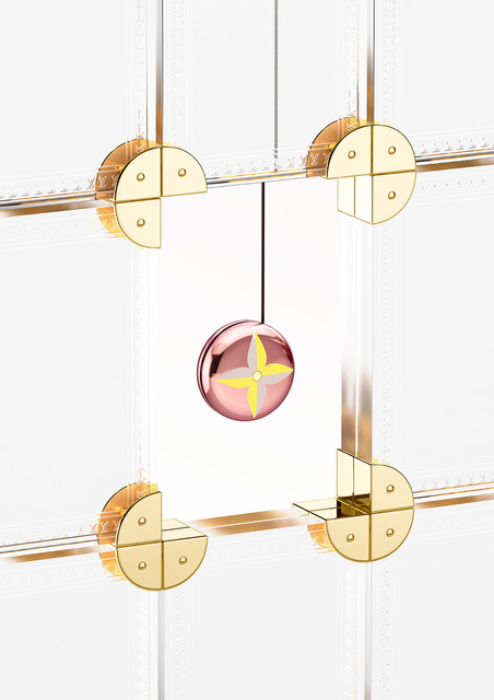 相框 Cadre Photo Scott 6萬6,000日圓,溜溜球 Yo-yo Roy 3萬6,000日圓(中央)