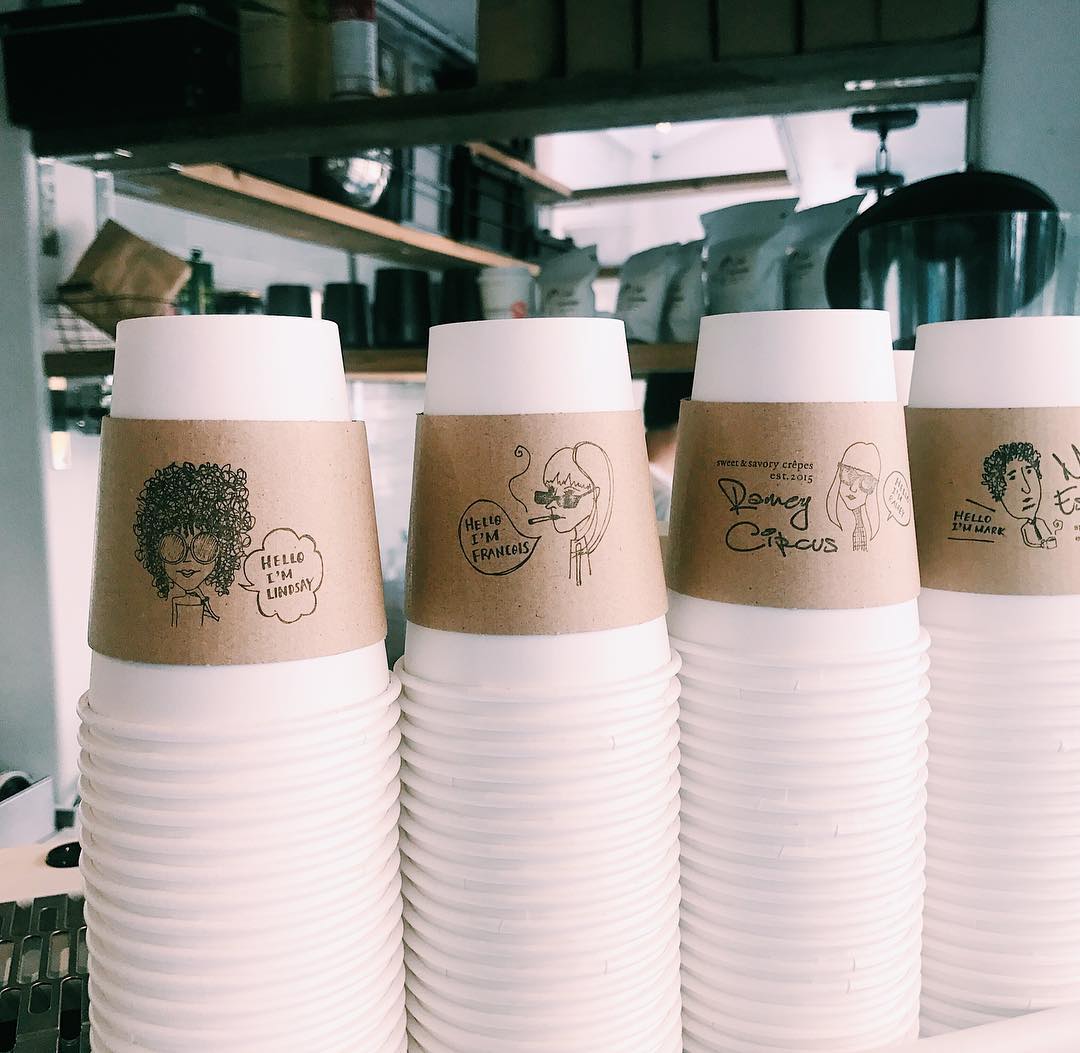 「CANVAS TOKYO」內的「Mark Espresso」咖啡杯套上印著可愛插圖