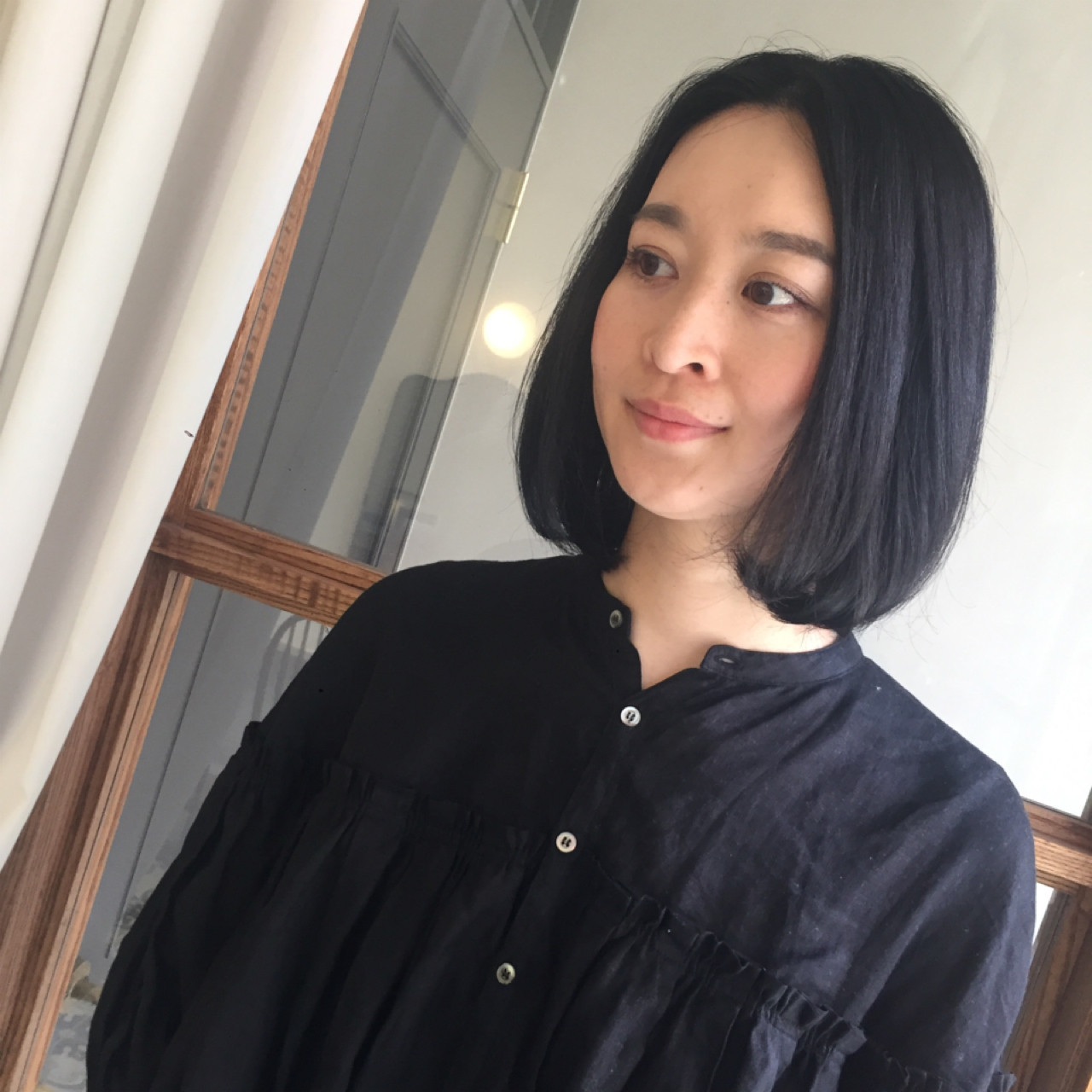 ワンレンロブで引き立つ黒髪の美しさ♪ 岩城 浩子