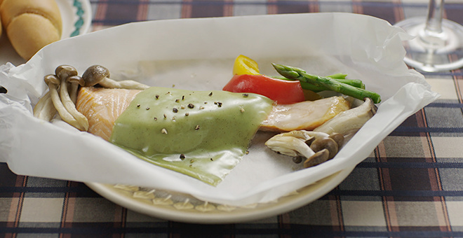 羅勒美乃滋風味 紙包鮭魚蔬菜