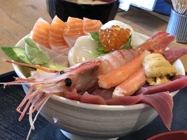 札幌中央卸売市場 丼兵衛 海鮮鮭魚丼