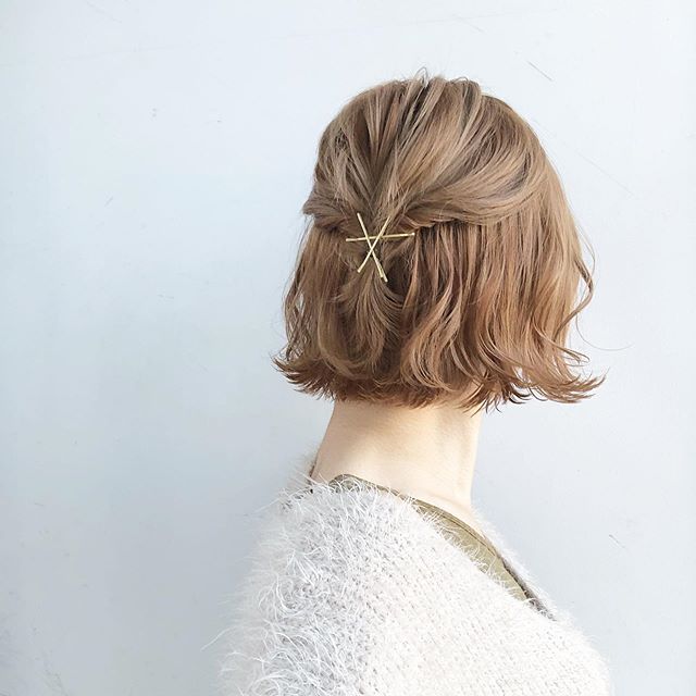 公主頭鮑伯造型:用髮夾裝飾