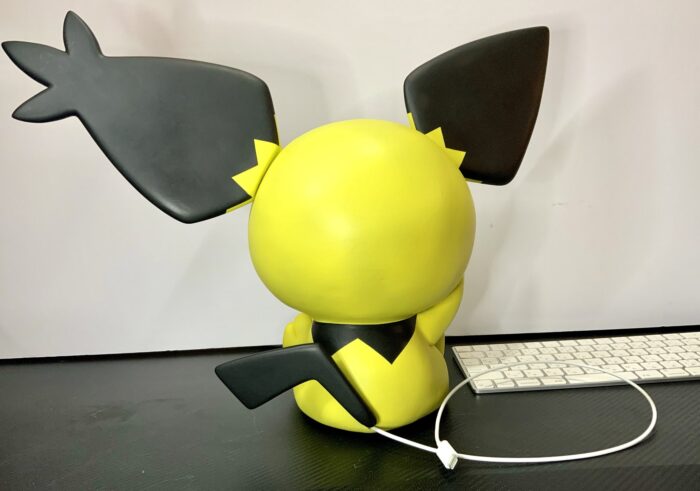 用十萬伏特雷丘幫你的手機充電