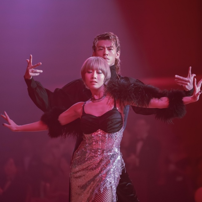 來認識演員土居志央梨！她是《10DANCE》的性感舞者，也是《女法官大人》的男裝律師