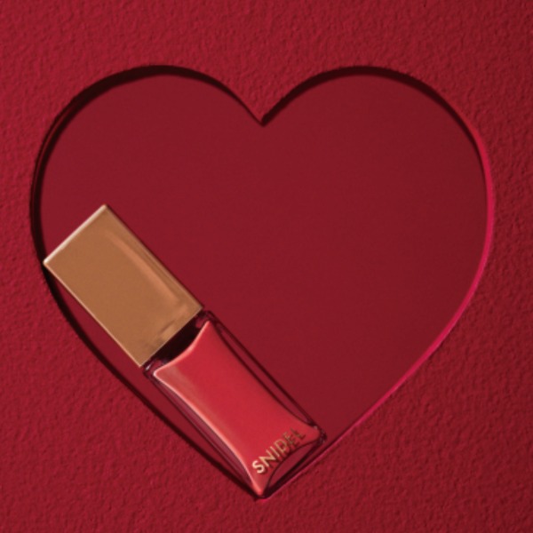 時髦霸氣VS溫柔優雅！情人節解封唇彩指標推薦新品5款